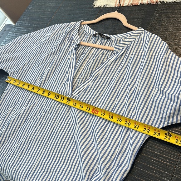 Zara Striped Blue White Vneck Top Blouse Tunic size small - Picture 8 of 8